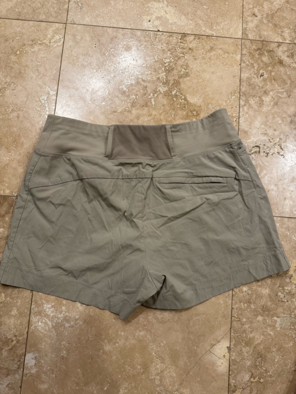 Athleta Treckie North Shorts - khaki beige - Picture 3 of 3